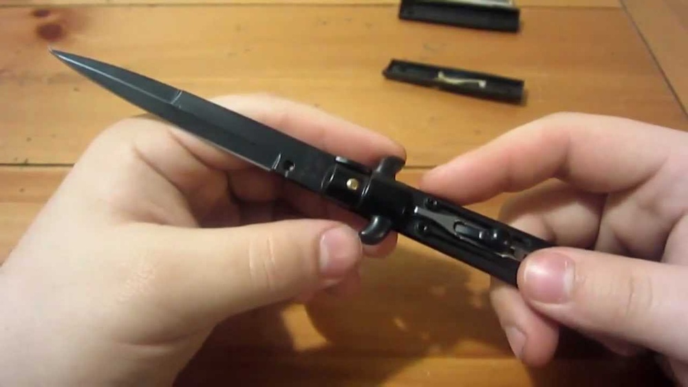 How To Use A Switch Blade Knife How to Use a Switch Blade Knife